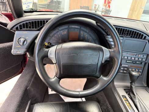 Used 1991 Chevrolet Corvette Coupe RWD image 16
