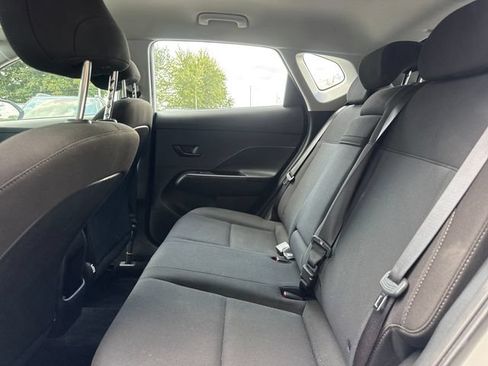 Used 2025 Hyundai Kona SE FWD image 11
