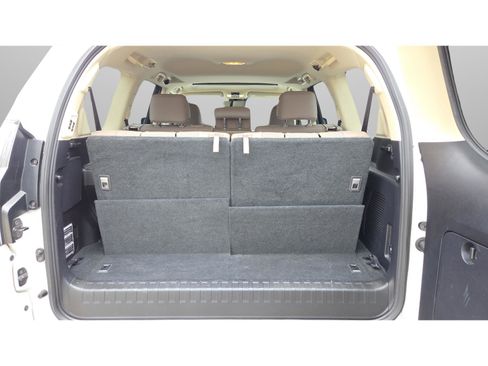 Used 2020 Lexus GX 460 Luxury w/ Off Road Package image 10