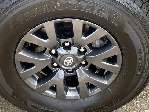 Used 2023 Toyota Tacoma SR5 AWD/4WD image 28