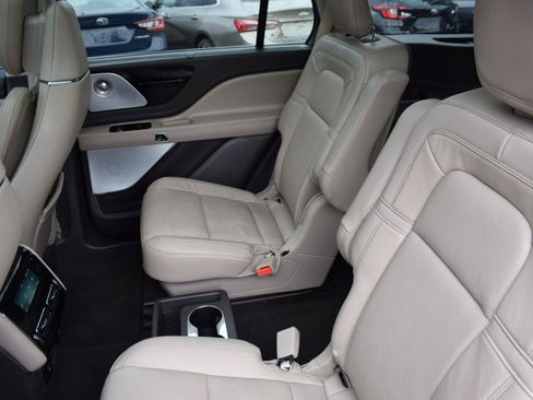 Used 2020 Lincoln Aviator Reserve w/ Equipment Group 202A AWD/4WD image 40
