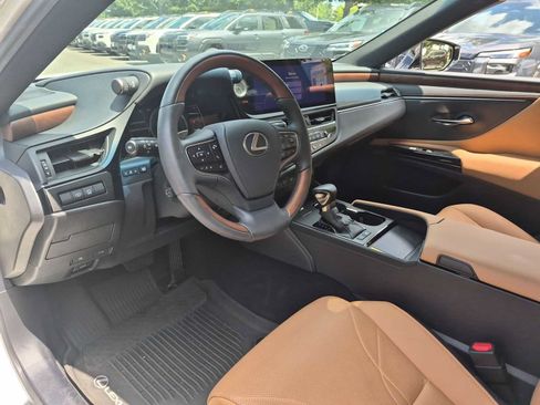 Used 2024 Lexus ES 300h w/ Technology Package FWD image 10
