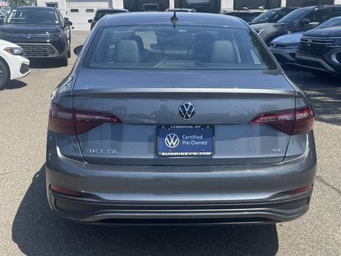 Used 2023 Volkswagen Jetta SE w/ Panoramic Sunroof Package FWD image 6