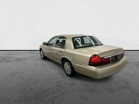 Used 2005 Mercury Grand Marquis GS RWD image 2