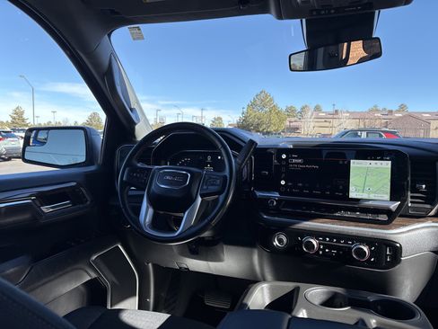 Used 2022 GMC Sierra 1500 Elevation image 3