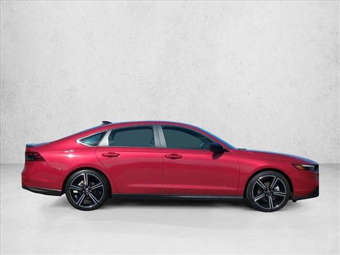 Used 2025 Honda Accord Sport image 4