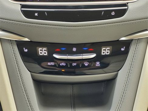 Used 2022 Cadillac XT5 Premium Luxury image 15