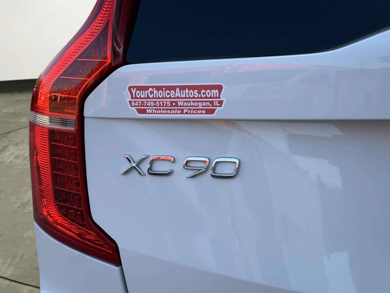 Used 2017 Volvo XC90 T6 Momentum w/ Vision Package AWD/4WD image 40