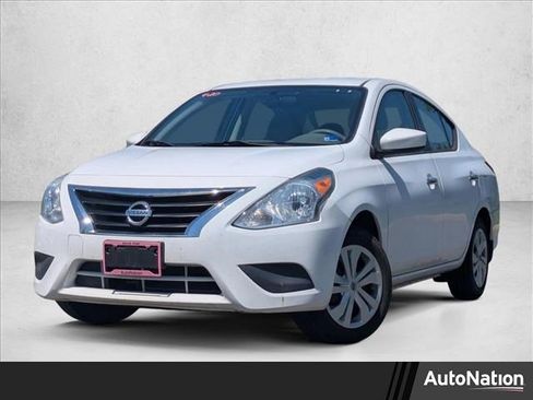 Used 2016 Nissan Versa SV FWD image 1
