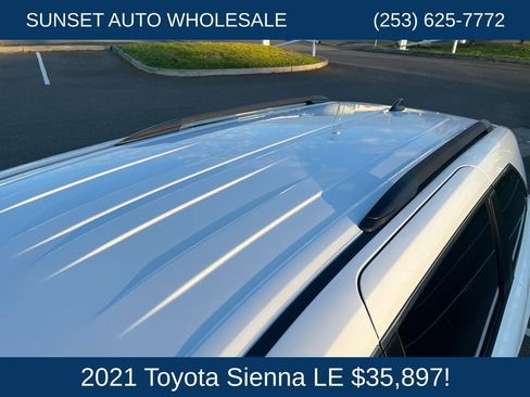 Used 2021 Toyota Sienna LE AWD/4WD image 38
