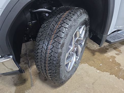 New 2026 GMC Sierra 1500 SLT w/ SLT Premium Package image 30