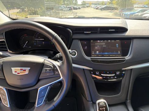 Used 2019 Cadillac XT5 Premium Luxury w/ Driver Assist Package FWD image 26