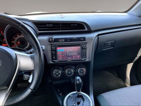 Used 2014 Scion tC Base image 9
