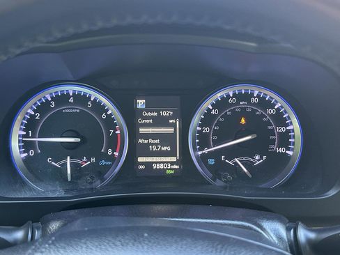 Used 2019 Toyota Highlander XLE image 28