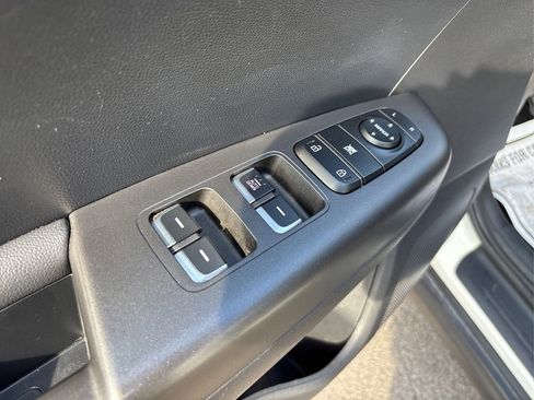 Used 2022 Kia Sportage LX image 29