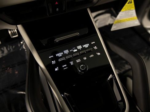 New 2026 Porsche Cayenne S image 25