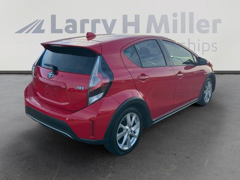 Used 2018 Toyota Prius C Four w/ Carpet Mat Package image 5