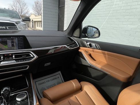 Used 2021 BMW X5 xDrive40i w/ M Sport Package image 31