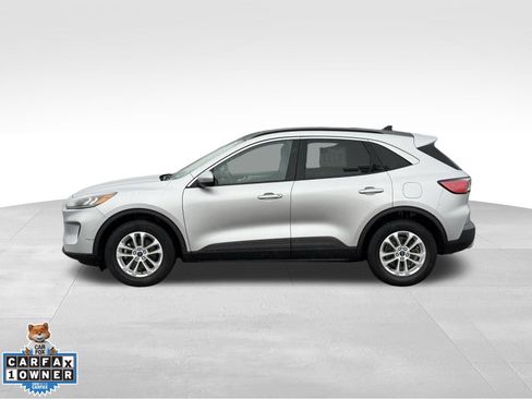 Used 2020 Ford Escape SE image 2