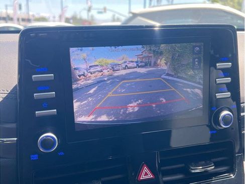 Used 2022 Hyundai Ioniq SE FWD image 28