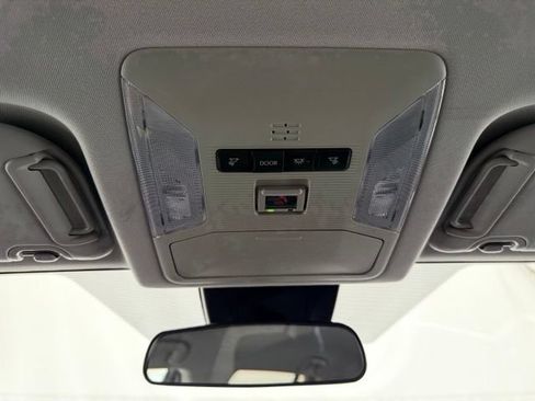 Used 2024 Toyota RAV4 XLE FWD image 39