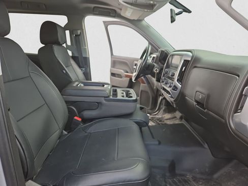 Used 2018 GMC Sierra 1500 SLE w/ Black Pack image 10