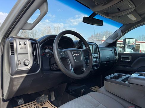 Used 2019 GMC Sierra 2500 4x4 Crew Cab w/ Sierra Convenience Package image 14