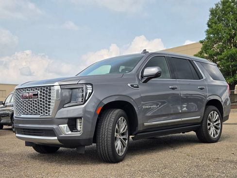 Used 2021 GMC Yukon Denali w/ Denali Premium Package AWD/4WD image 15