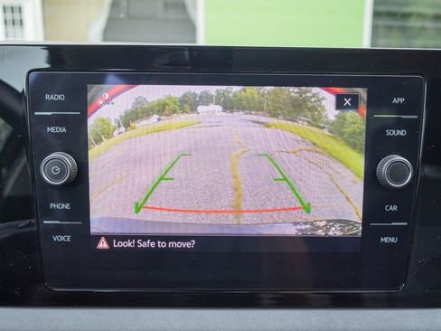 Used 2025 Volkswagen Jetta SE FWD image 20
