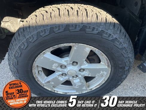 Used 2008 Jeep Commander Sport image 5