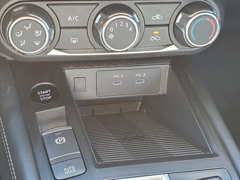 Certified 2025 Nissan Kicks SV image 24