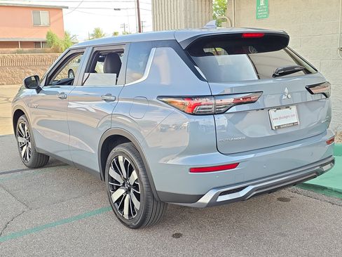 New 2026 Mitsubishi Outlander SE AWD/4WD image 6