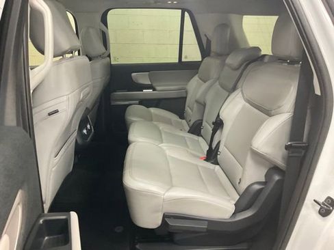 Used 2025 Ford Expedition Max Active AWD/4WD image 13