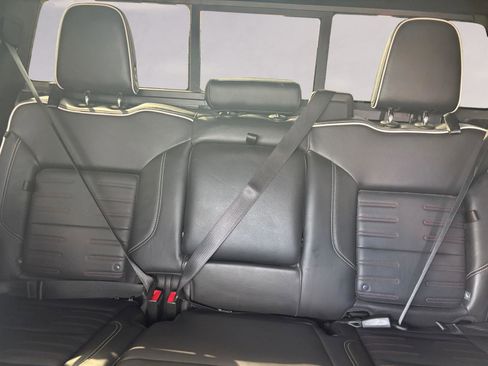 Used 2022 GMC Sierra 1500 AT4X image 13