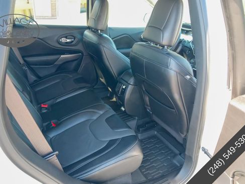 Used 2022 Jeep Grand Cherokee Laredo X AWD/4WD image 13