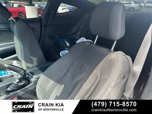 Used 2017 Ford Mustang Coupe RWD image 13
