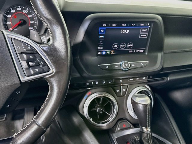 Used 2020 Chevrolet Camaro LT RWD image 17