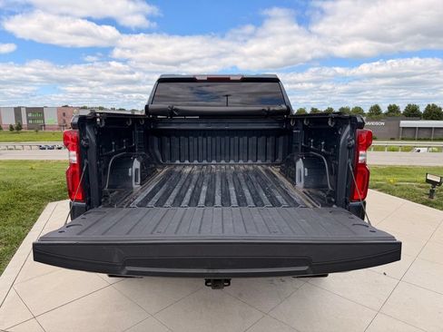 Used 2021 Chevrolet Silverado 1500 LT Trail Boss w/ LPO, Dark Essentials Package AWD/4WD image 30