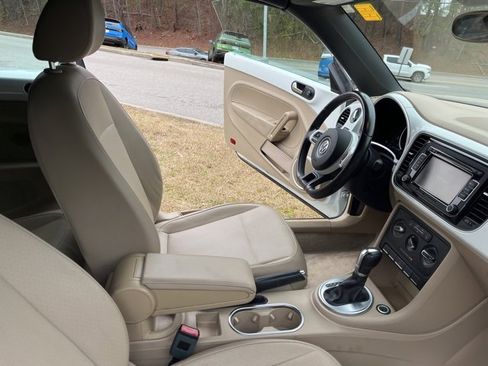 Used 2015 Volkswagen Beetle 1.8T image 13