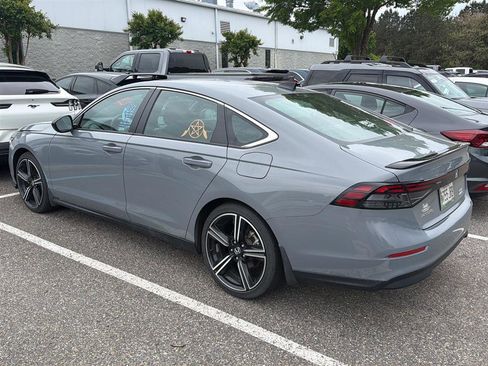Used 2023 Honda Accord Sport image 2