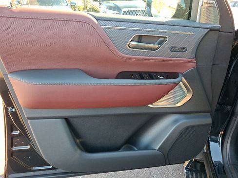 New 2026 INFINITI QX80 Autograph image 9