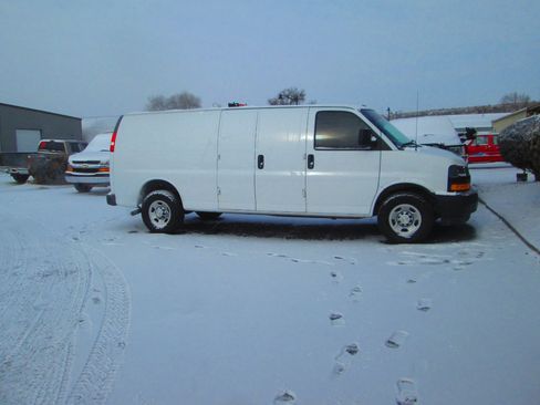 Used 2021 Chevrolet Express 2500 Extended w/ Driver Convenience Package image 1