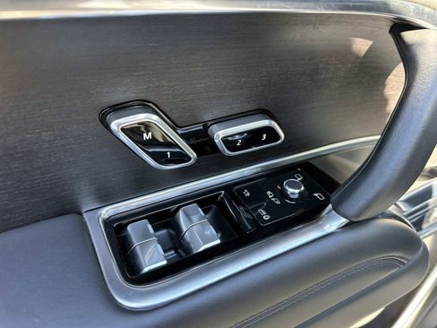 Used 2023 Land Rover Range Rover SE image 18