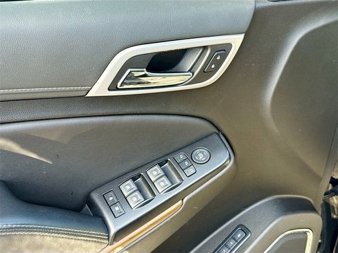 Used 2020 GMC Yukon Denali image 19