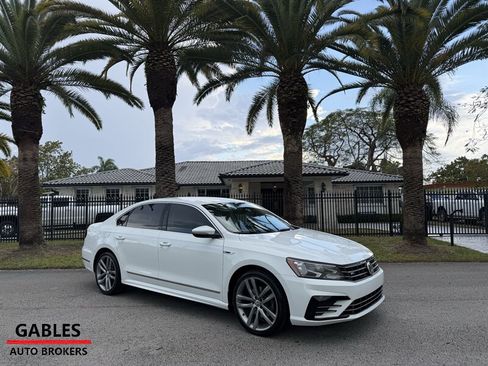 Used 2017 Volkswagen Passat 1.8T R-Line image 1