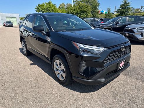 Used 2023 Toyota RAV4 LE AWD/4WD image 10