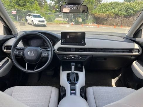 Used 2024 Honda HR-V LX image 9