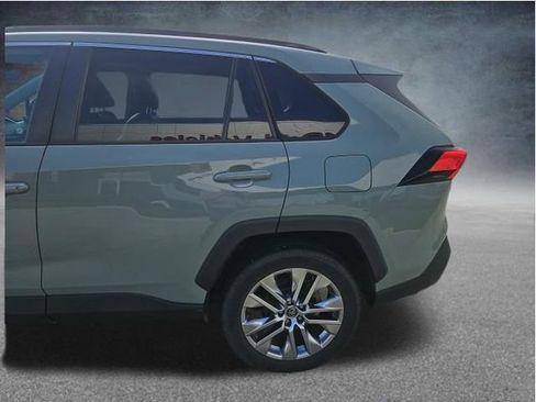 Used 2021 Toyota RAV4 XLE Premium FWD image 12