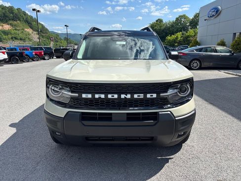 Used 2025 Ford Bronco Sport Outer Banks AWD/4WD image 5