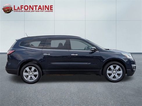 Used 2017 Chevrolet Traverse LT w/ Style and Technology Package image 6